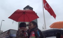 TURİST KAFİLESİ - Koreli Turistlerden Türk Bayrağına Yoğun İlgi