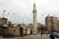 ROKETLİ SALDIRI - Roketli Saldırının Hedefi Olan Cami İbadete Açıldı