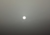 Bulutların Arasından Çıkan Güneş Dolunayı Andırdı