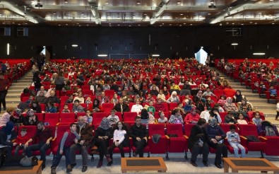 Büyükşehir'den Çocuklara Sirk Hediyesi