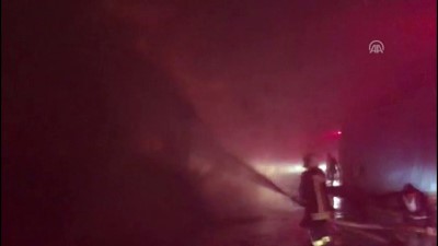 Denizli'de Saman Deposunda Yangın