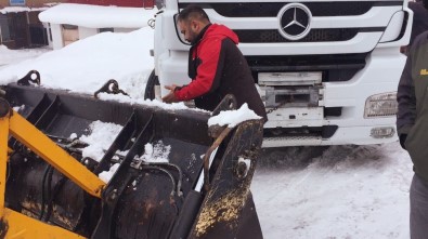 Karlı Yollar, Sürücülere Zor Anlar Yaşatıyor