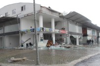 BOĞAZKENT - Serik'te Hortum Bazı Seralarda Hasara Sebep Oldu