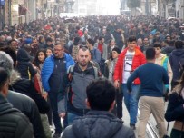 İSTİKLAL CADDESİ - İstanbul'da 'Bahar' Havası