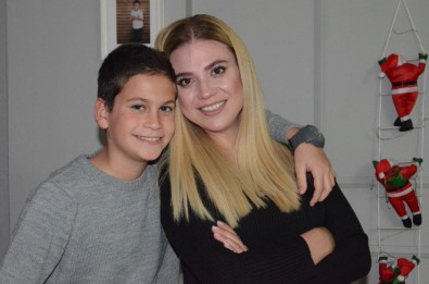 Anne Ve Oğlu Aynı Evde İki Yabancıydı, Şimdi Artık Daha Mutlulular