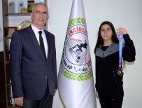 Başkan Kale; 'Sporun Ve Sporcunun Yanındayız.'