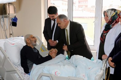 Başkan Öztürk'ten Hastane Ziyareti