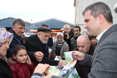 Başkan Yemenici Bez Torba Dağıttı