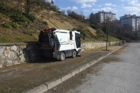 KALICI KONUTLAR - Belediye Ekiplerinden Temizlik Seferberliği