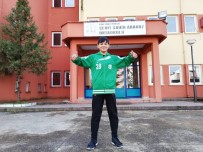 EMRE ÇOLAK - Beton Zeminde Plastik Borularla Çalışarak Şampiyon Oldu