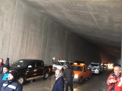 Çığ Tüneli Onlarca Yolcunun Hayatını Kurtardı