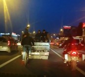 Çocukların Kamyonet Kasasındaki Tehlikeli Yolculuğu