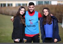 Deniz Türüç'e Sürpriz Doğum Günü