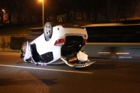 TRAFİK YOĞUNLUĞU - Ehliyetini Yeni Alan Sürücü Kaza Yaptı