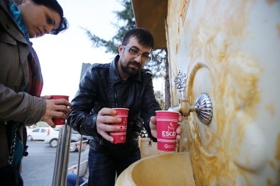 Esenler'de Çorba Çeşmeleri Vatandaşların Yüzünü Güldürüyor