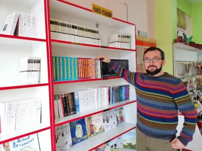 Öğretmen İlçede 'Halk Kitaplığı' Kurdu