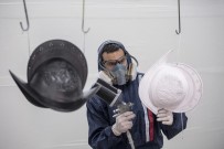 Vatikan Muhafızlarına 3D Yazıcı İle Plastik Başlık Üretiliyor