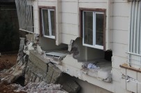 ATAKENT - Bahçe Duvarı Çocukların Uyuduğu Odanın İçine Yıkıldı