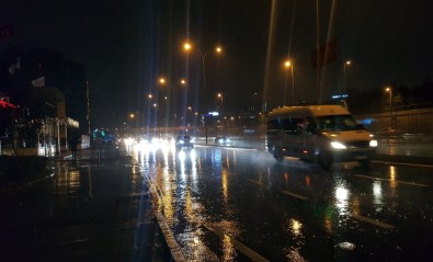 İstanbul'da Kar Yerine Şiddetli Yağmur Geldi