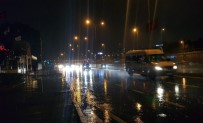 İstanbul'da Kar Yerine Şiddetli Yağmur Geldi