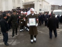 YUSUF YıLMAZ - Kilis'te Kaza Kurşunu İle Şehit Olan Asker Son Yolculuğuna Uğurlandı