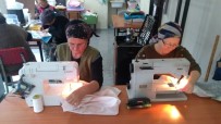 AKÇAKOYUN - Poşet Paralı Olunca, Köylü Kadınlar Bez Çanta Üretmeye Başladı