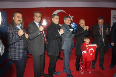 Tatvan'da Spor Salonu Ve Atölye Açılışları