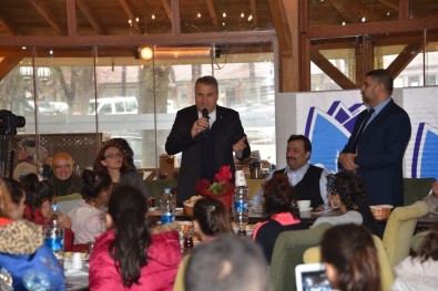 Başkan Çerçi, Roman Derneklerini Konuk Etti