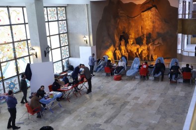 Erzincan Belediyesi Personelinden Kızılay'a Tam Destek