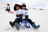 KARACADAĞ - Otizmli Çocukların Kayak Keyfi