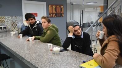 Artuklu Gençleri Bilgi Evlerinden Destek Alıyor