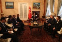 DIŞİŞLERİ BAKANLARI - Dışişleri Bakanı Çavuşoğlu, Türk İş Dünyası Temsilcileri İle Görüştü