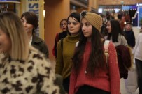 AB-ı HAYAT - Doğu Ve Güneydoğu'dan Gelen Çocuklar İstanbul'da Film Seyretti