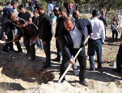 HDP'li vekiller terörist cenazelerinin baş aktörü oldu