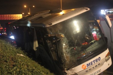 İstanbul'da Otobüs Devrildi Açıklaması 2 Ölü 21 Yaralı
