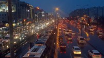 GÜNEŞLI - İstanbul'da Trafik Durma Noktasına Geldi