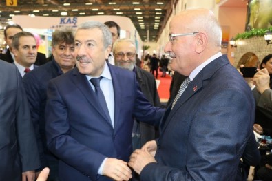 İstanbul Emniyet Müdürü Çalışkan, Kapadokya Standını Ziyaret Etti