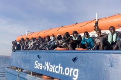 Kurtarma Gemisi Sea-Watch 3 Göçmenler İçin Sicilya Limanına Gidiyor