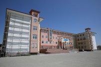 ENGELLİ RAMPASI - Melikgazi Belediyesi Eğitim Desteklerine Devam Ediyor