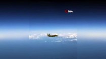 Rus Ve Amerikan Savaş Uçakları Arasında 'İt Dalaşı'