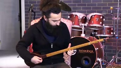 Ülke Ülke Gezerek Farklı Müzik Kültürlerini Tanıyor