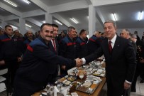 KARA KUVVETLERİ KOMUTANI - Bakan Akar, Arifiye'deki 1. Ana Bakım Fabrika Müdürlüğünde İncelemelerde Bulundu