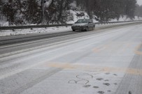 BOLU DAĞı - Bolu Dağı'nda Kar Yağışı Devam Ediyor
