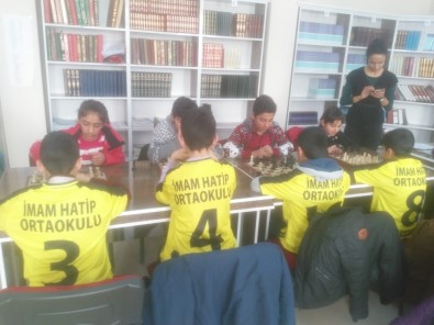 Eleşkirt'te İlkokullar Arası Satranç Turnuvası Başladı