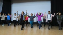 Halk Oyunları Ve Dans Kurslarına Foça'da Büyük İlgi