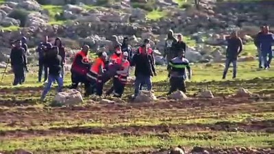 İsrail Askerleri Batı Şeria'da 4 Filistinliyi Yaraladı