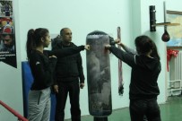 BOKSÖR - Siirtli Kadın Boksörler Türkiye Şampiyonasına Hazırlanıyor