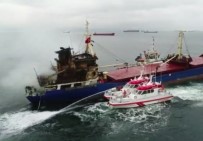 TOGO - Yanan Gemiyi Söndürme Çalışmaları Havadan Görüntülendi