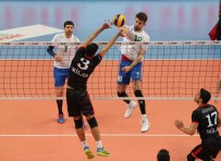 VOLEYBOL TAKIMI - Efeler  Yeni Yıla Galibiyetle Başladı