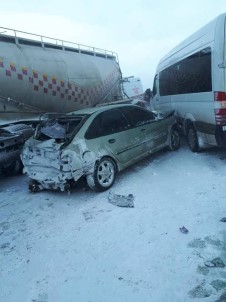 Erzurum'da 20 Araç Birbirine Girdi Açıklaması 1 Ölü, Çok Sayıda Yaralı Var